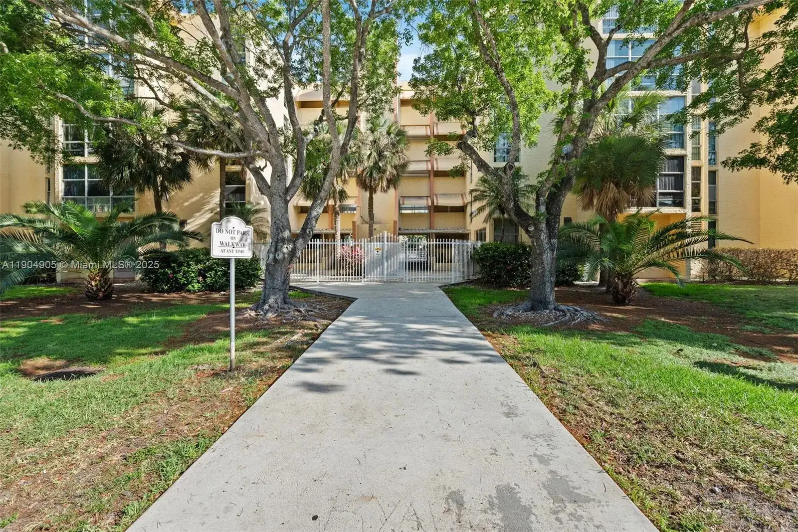 200 172nd St # 108, Sunny Isles Beach FL 33160 photo 4