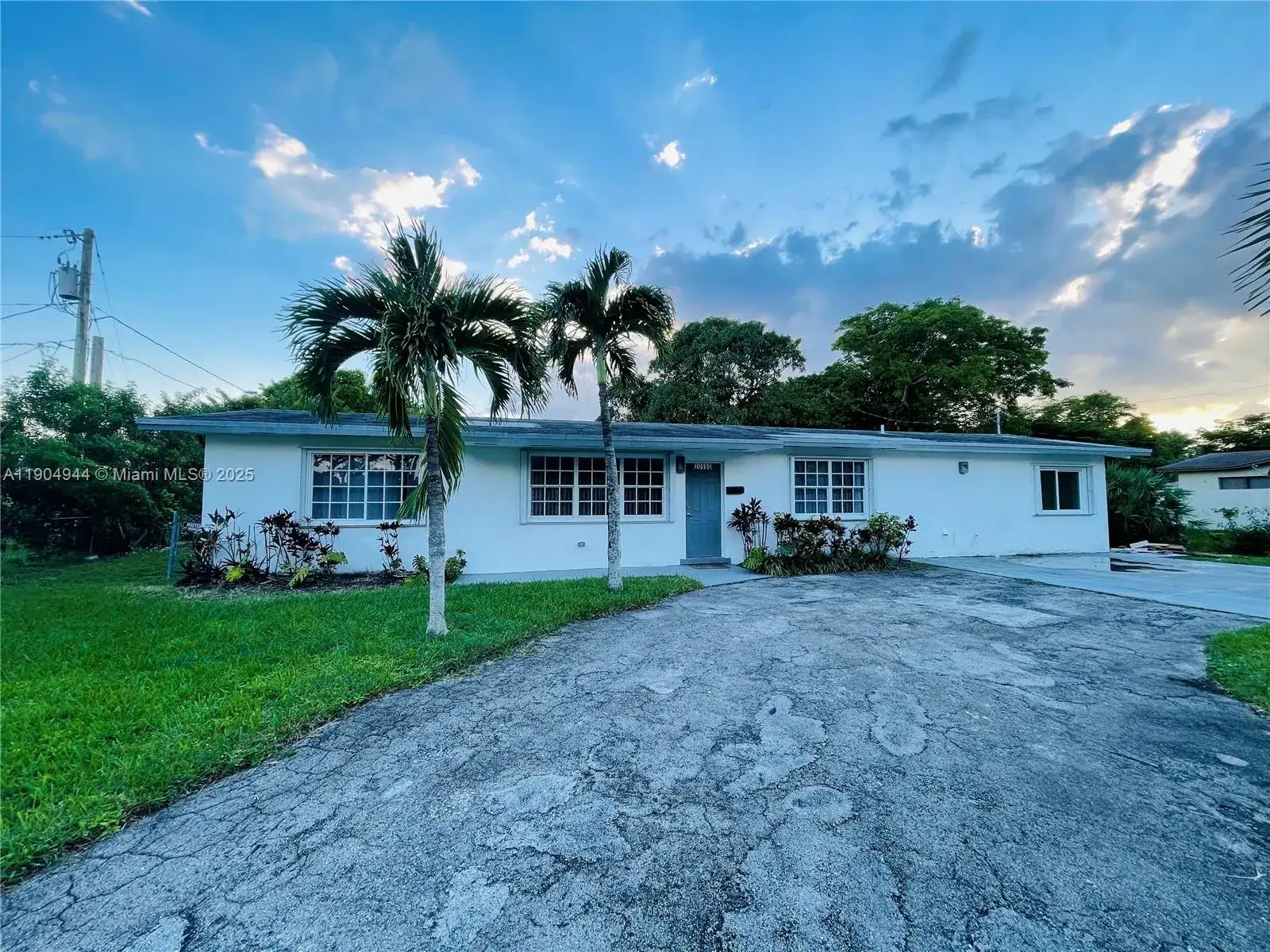 20560 SW 113th Rd, Miami FL 33189 photo 2