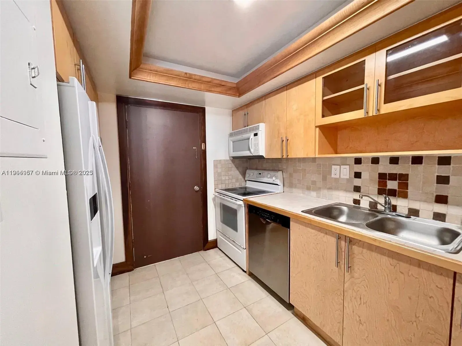 18071 Biscayne Blvd # 1102, Aventura FL 33160