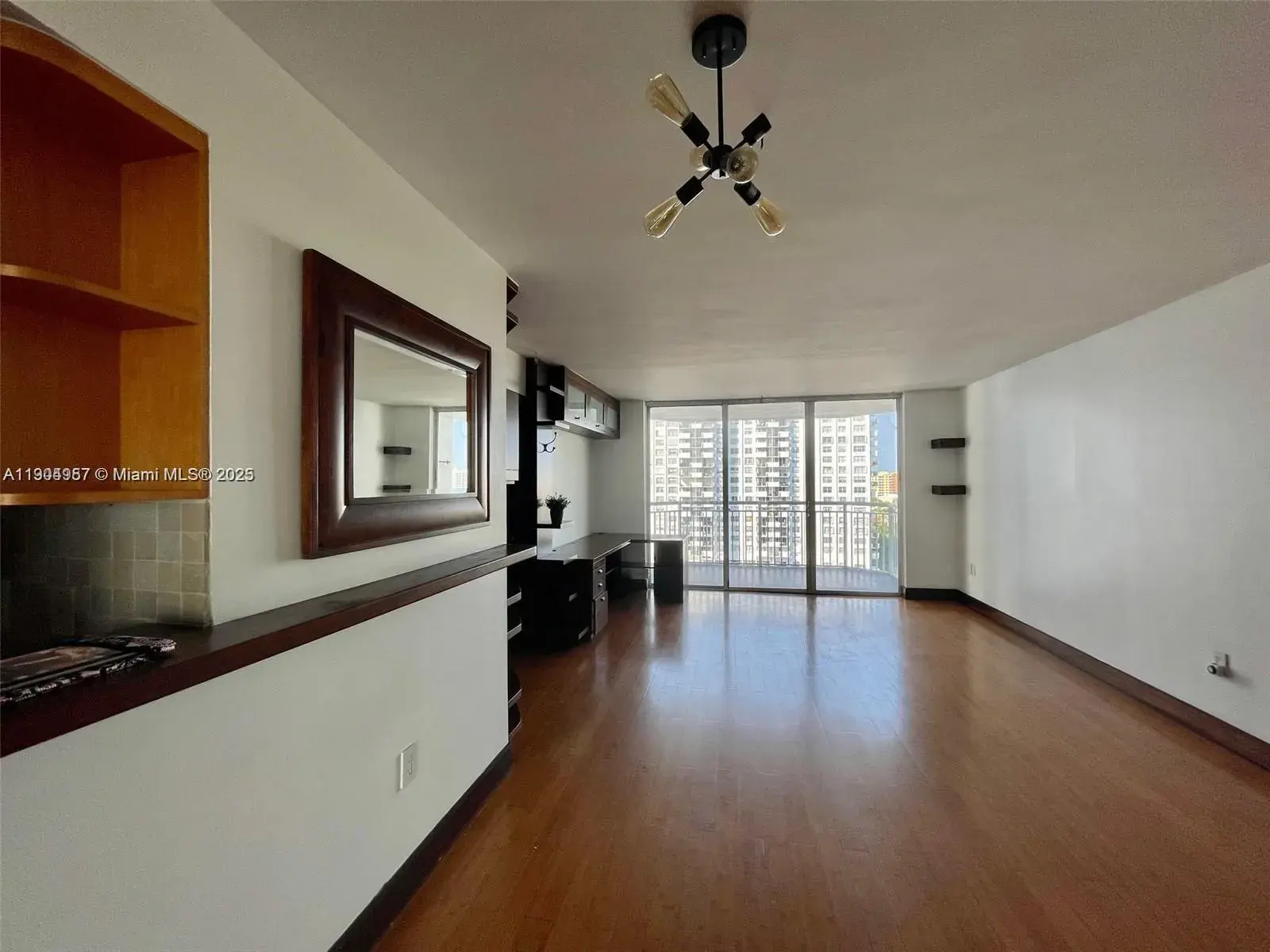 18071 Biscayne Blvd # 1102, Aventura FL 33160