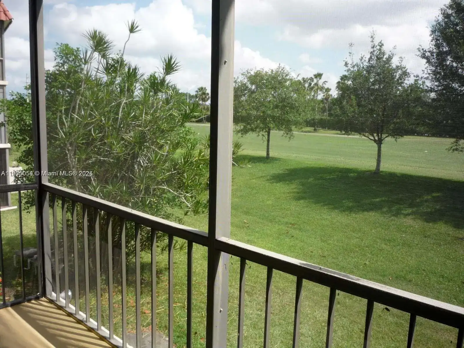 9520 S Hollybrook Lake Dr # 205, Pembroke Pines FL 33025 photo 2
