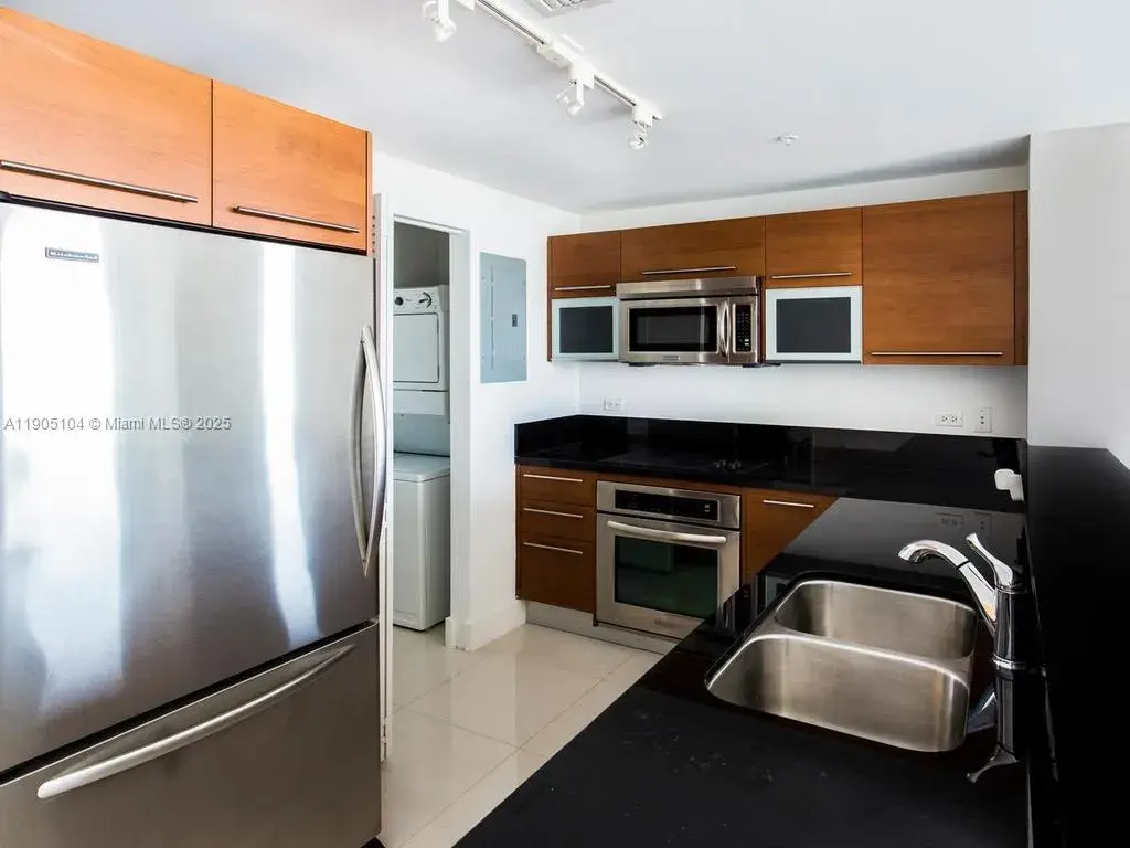 244 Biscayne Blvd # 1502, Miami FL 33132
