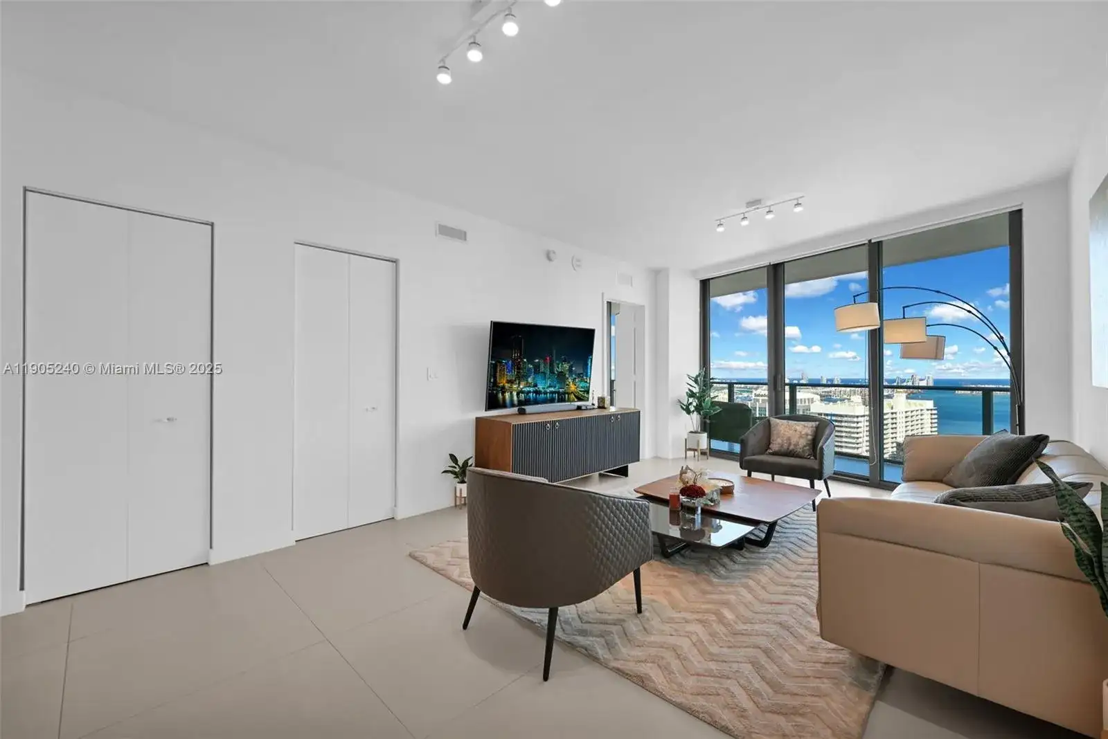 1300 S Miami Ave # 4302, Miami FL 33130 photo 4