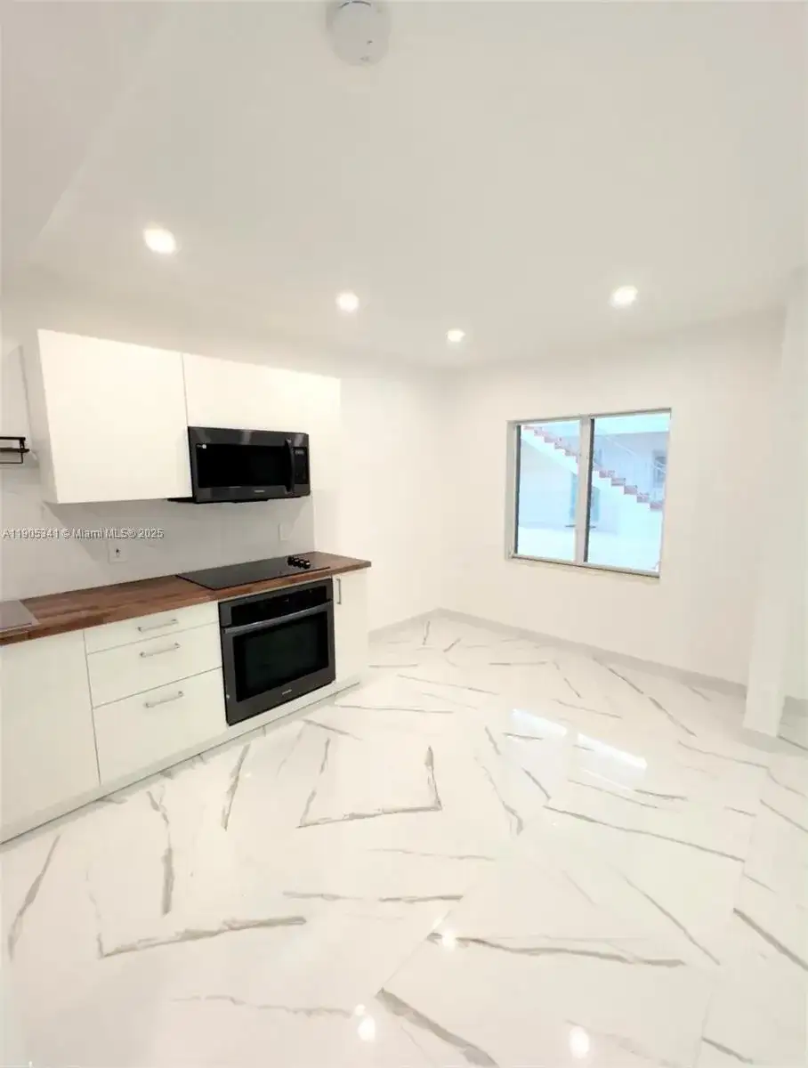 7300 Byron Ave # 10, Miami Beach FL 33141 photo 5