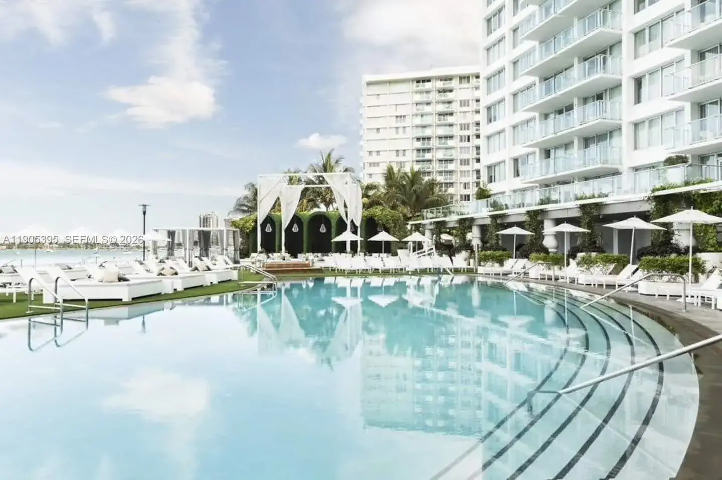 1 bedroom 1 bath Residential for sale at 1100 West Ave # 1004, Miami Beach FL 33139