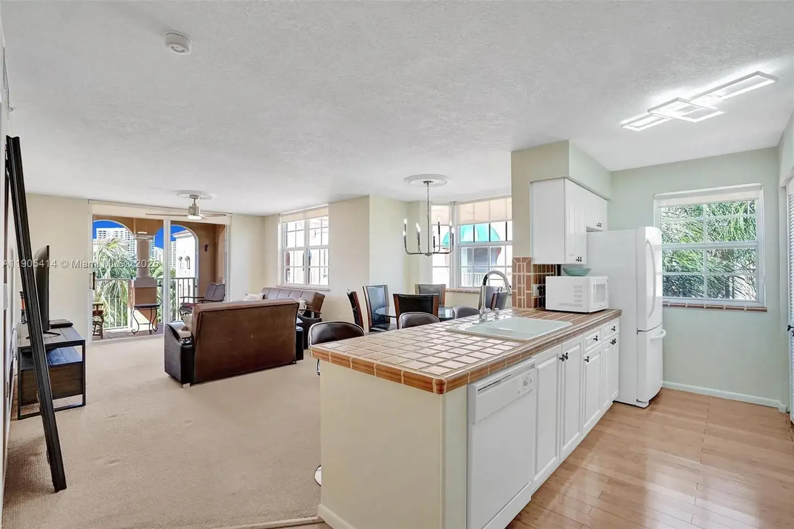 19877 E Country Club Dr # 3607, Aventura FL 33180 photo 4