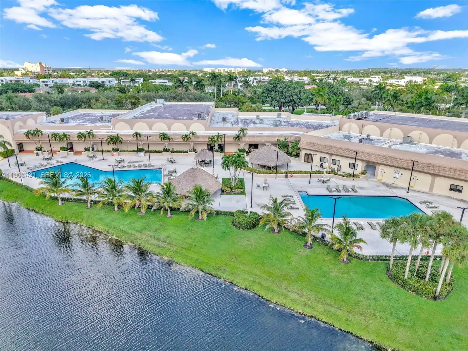 453 Lakeview Dr # 1, Weston FL 33326 photo 2