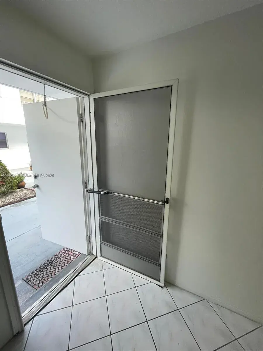 2826 Van Buren St # 4, Hollywood FL 33020