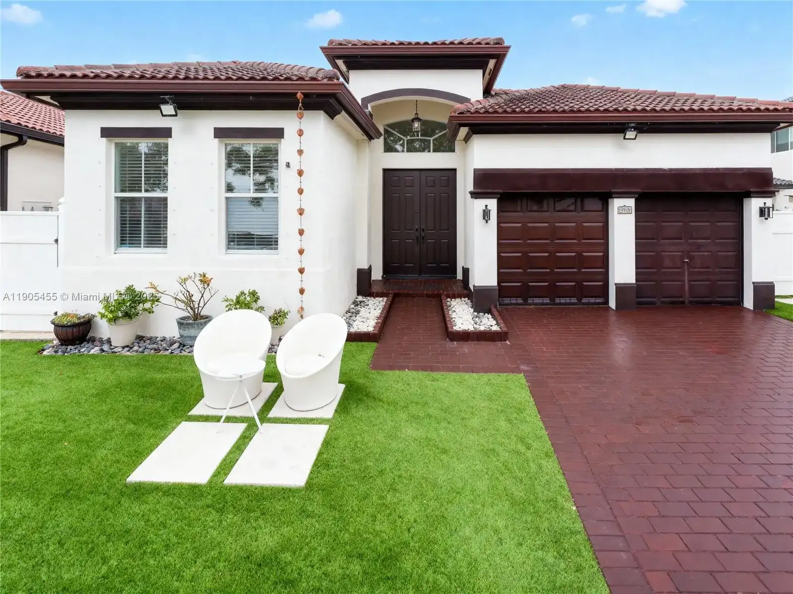 18000 NW 90th Pl, Hialeah FL 33018 photo 2
