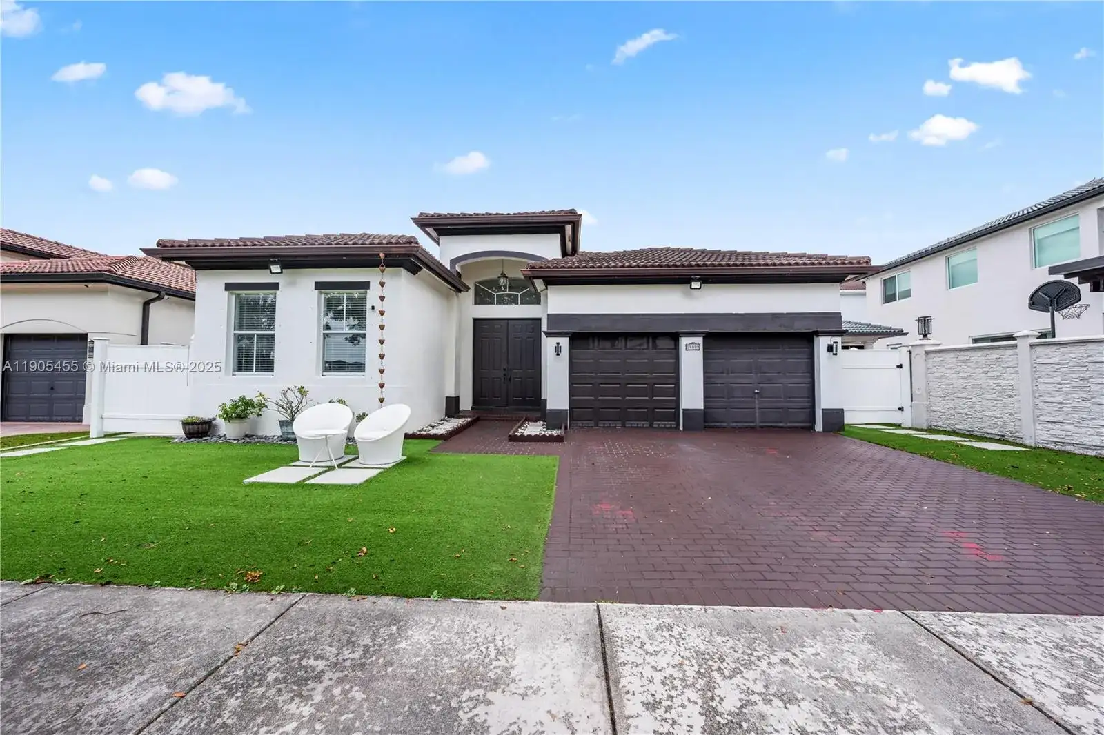 18000 NW 90th Pl, Hialeah FL 33018 photo 4