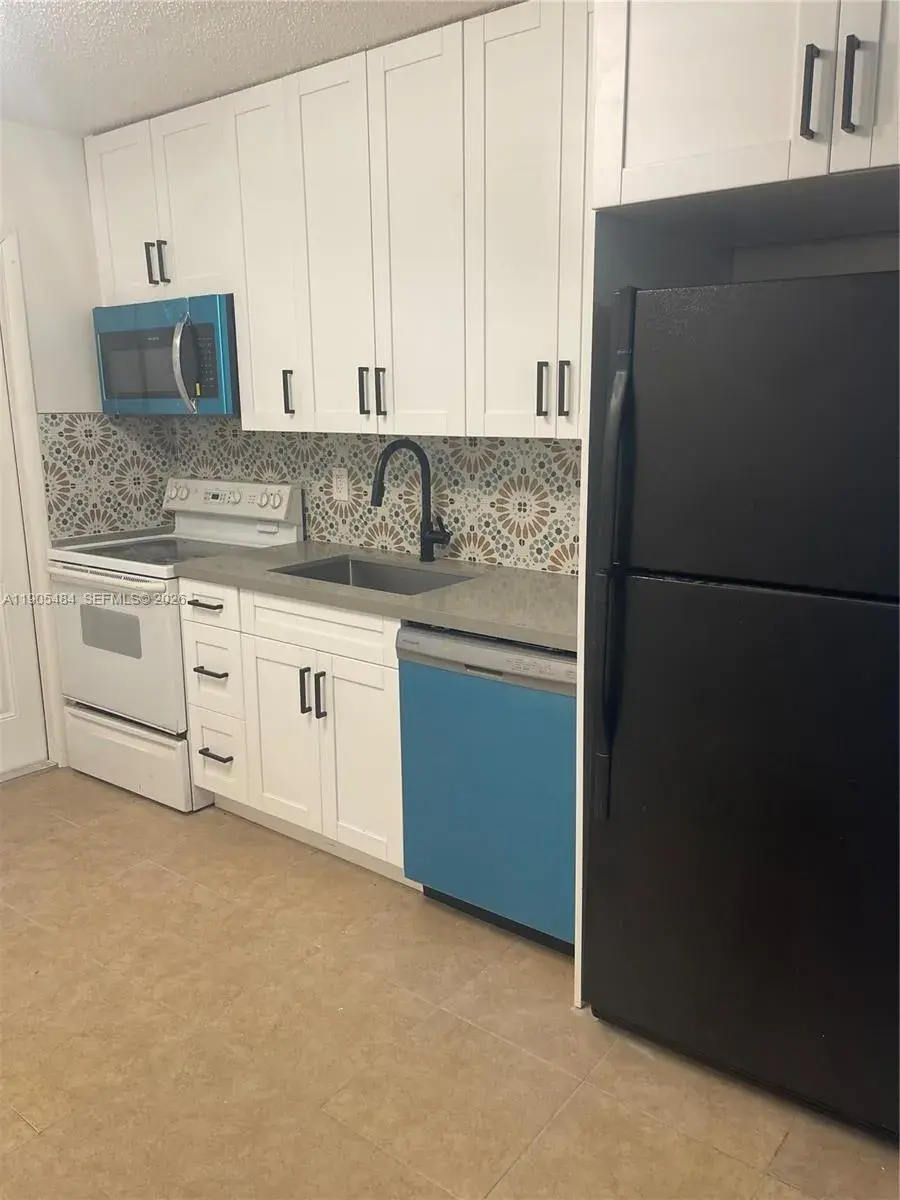 2884 SW 19th Pl, Fort Lauderdale FL 33312