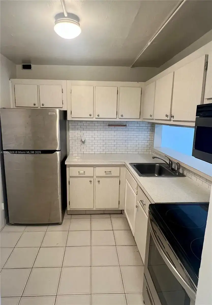 401 Ocean Dr # 322, Miami Beach FL 33139 photo 4