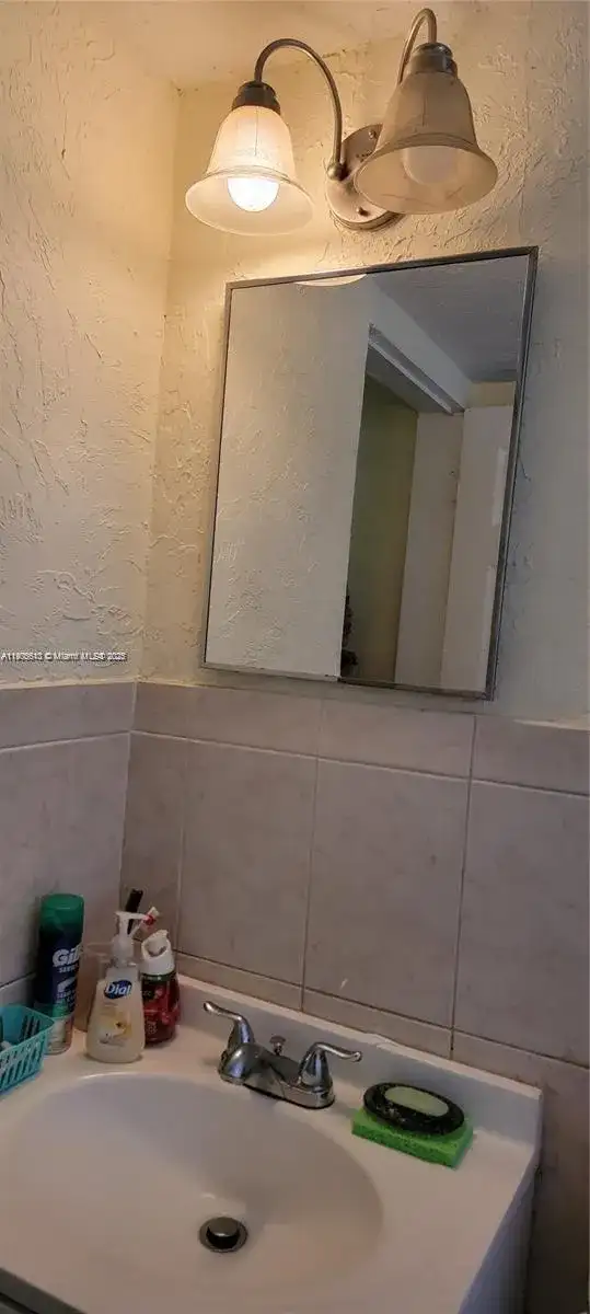 2441 SW 27th Ave # 1, Miami FL 33145 photo 4