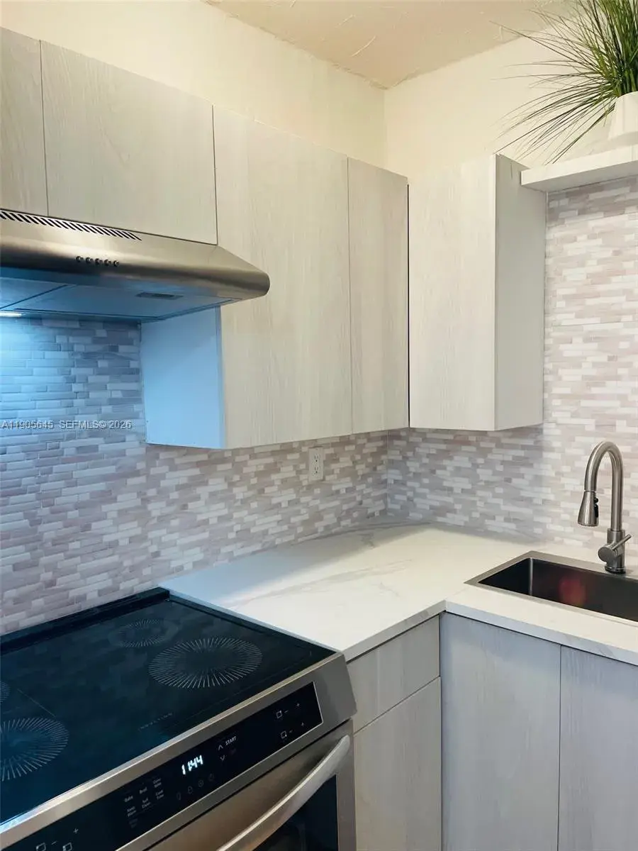 2899 Collins Ave # 648, Miami Beach FL 33140