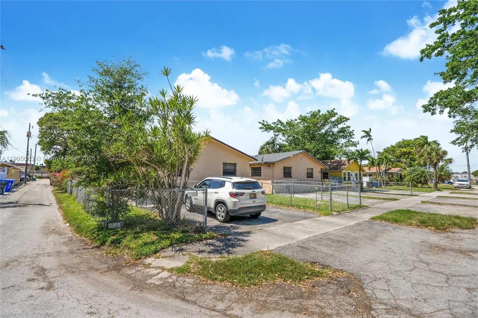 1734 N 16th Ct, Hollywood FL 33020 photo 2