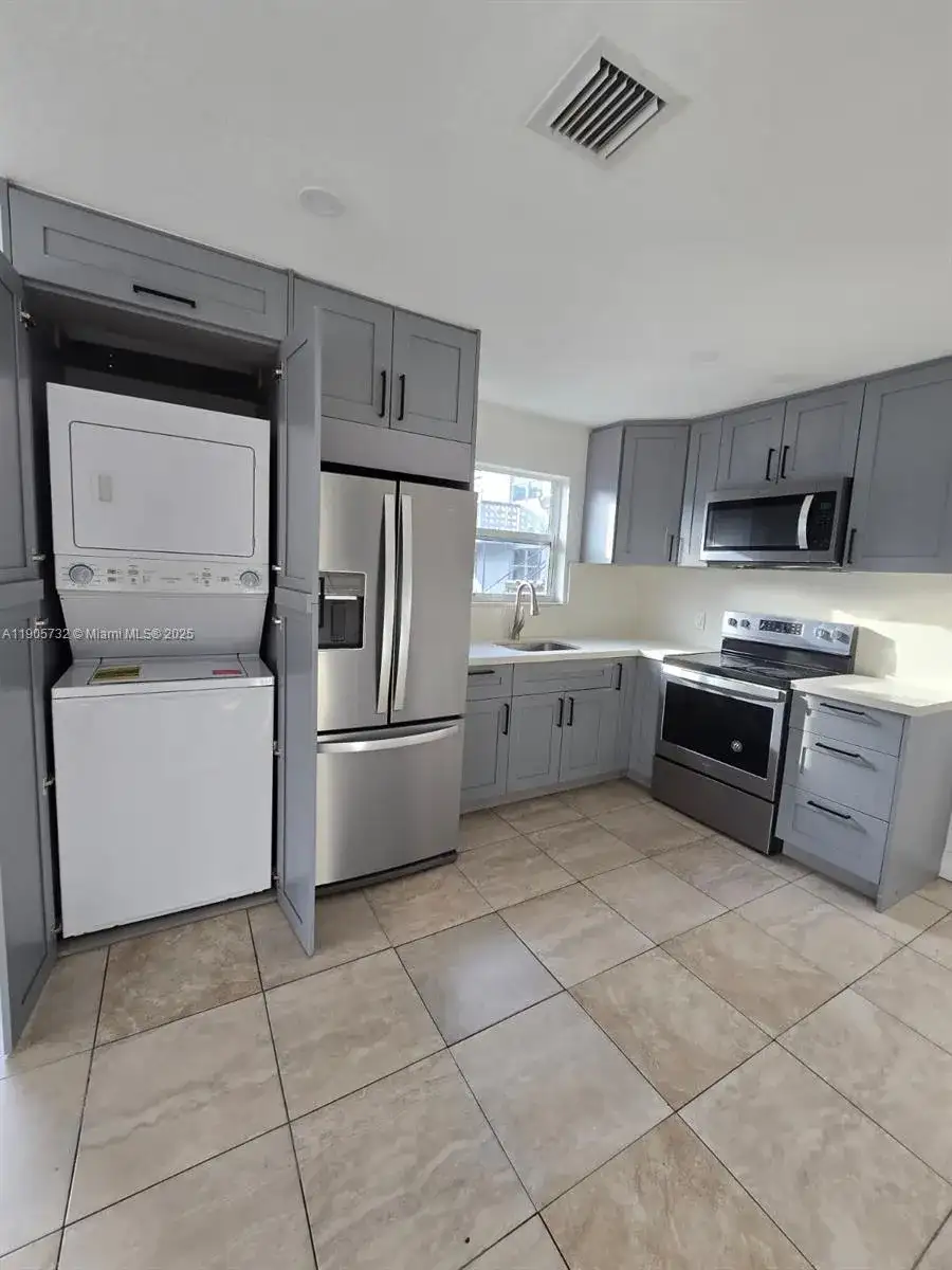 719 21st St, West Palm Beach FL 33407 photo 2