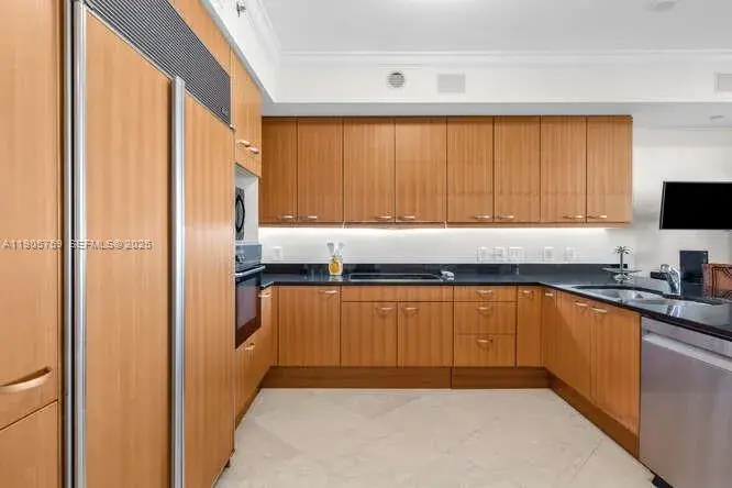 791 SE Crandon Blvd # 703, Key Biscayne FL 33149