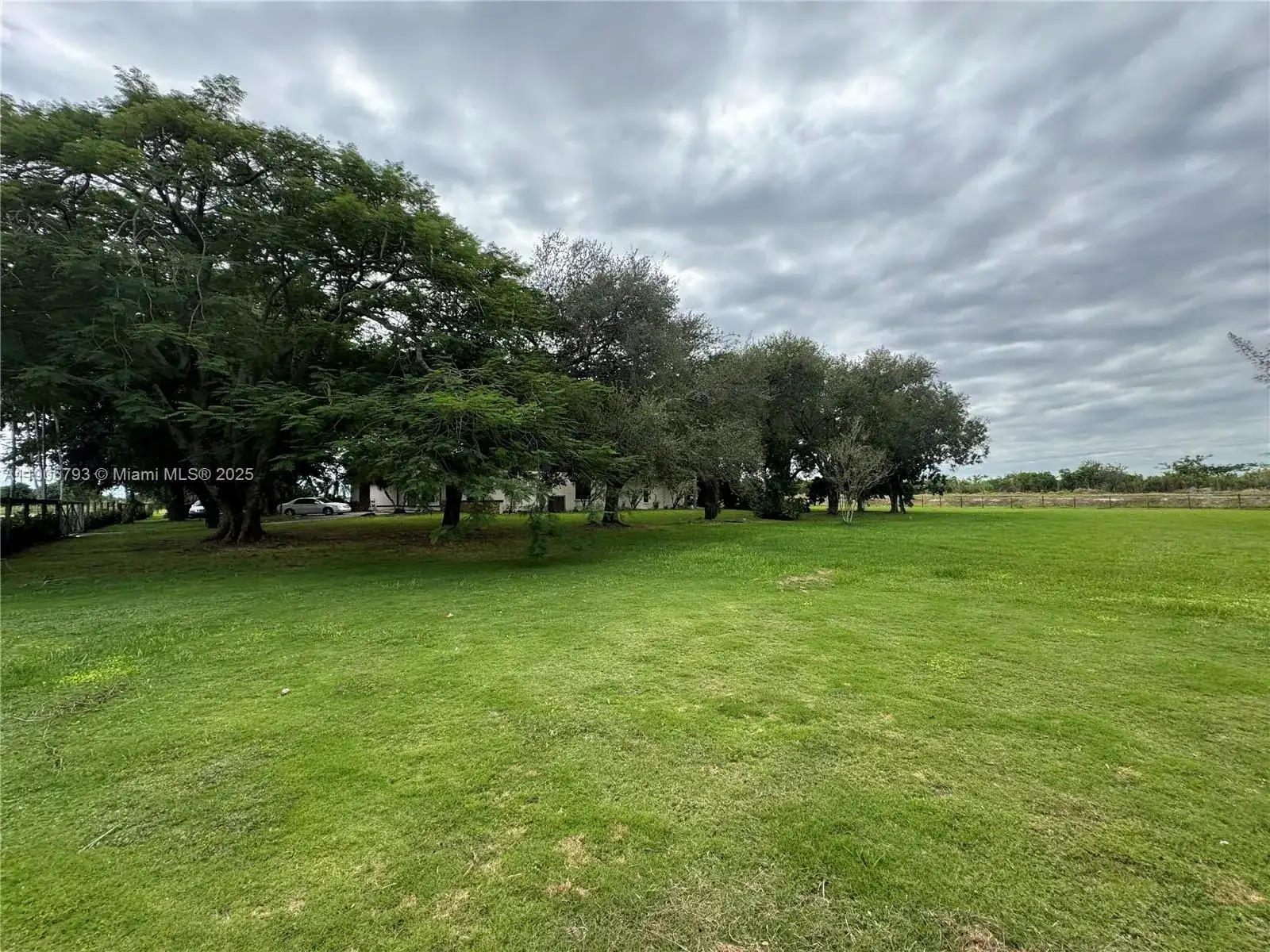 18750 SW 207th Ave, Miami FL 33187 photo 3