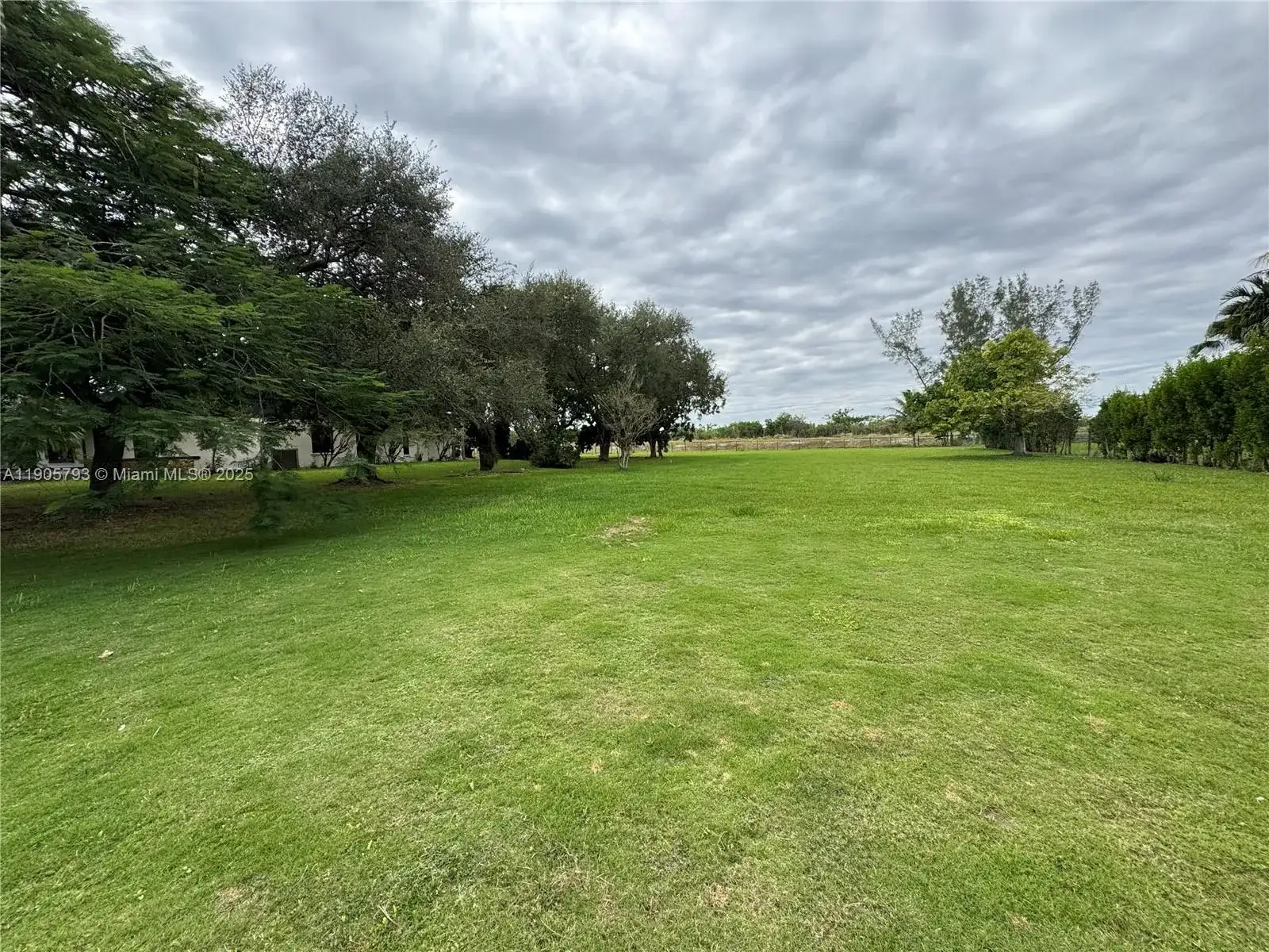 18750 SW 207th Ave, Miami FL 33187 photo 4