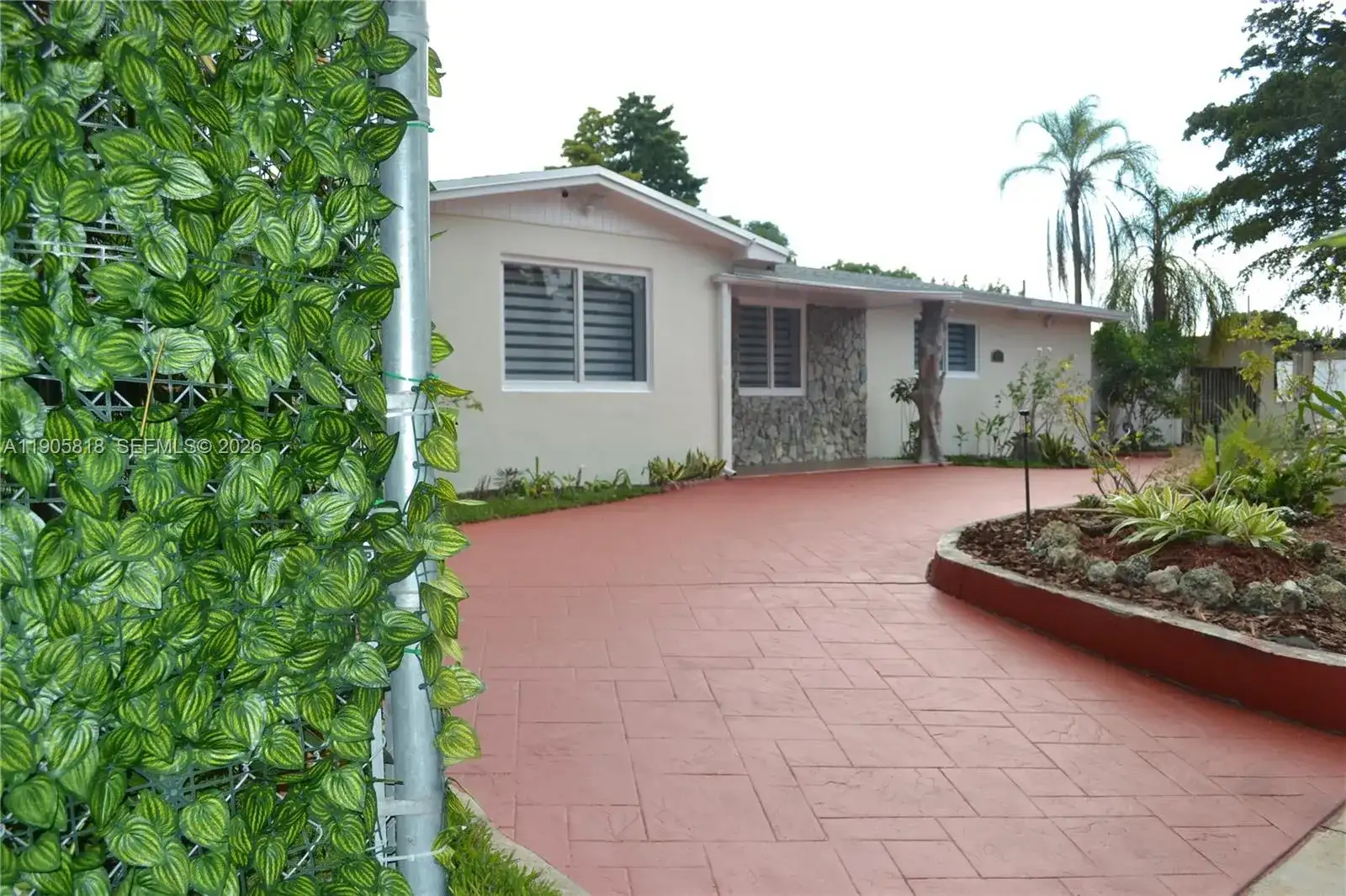 19901 SW 92nd Ave, Cutler Bay FL 33157 photo 2