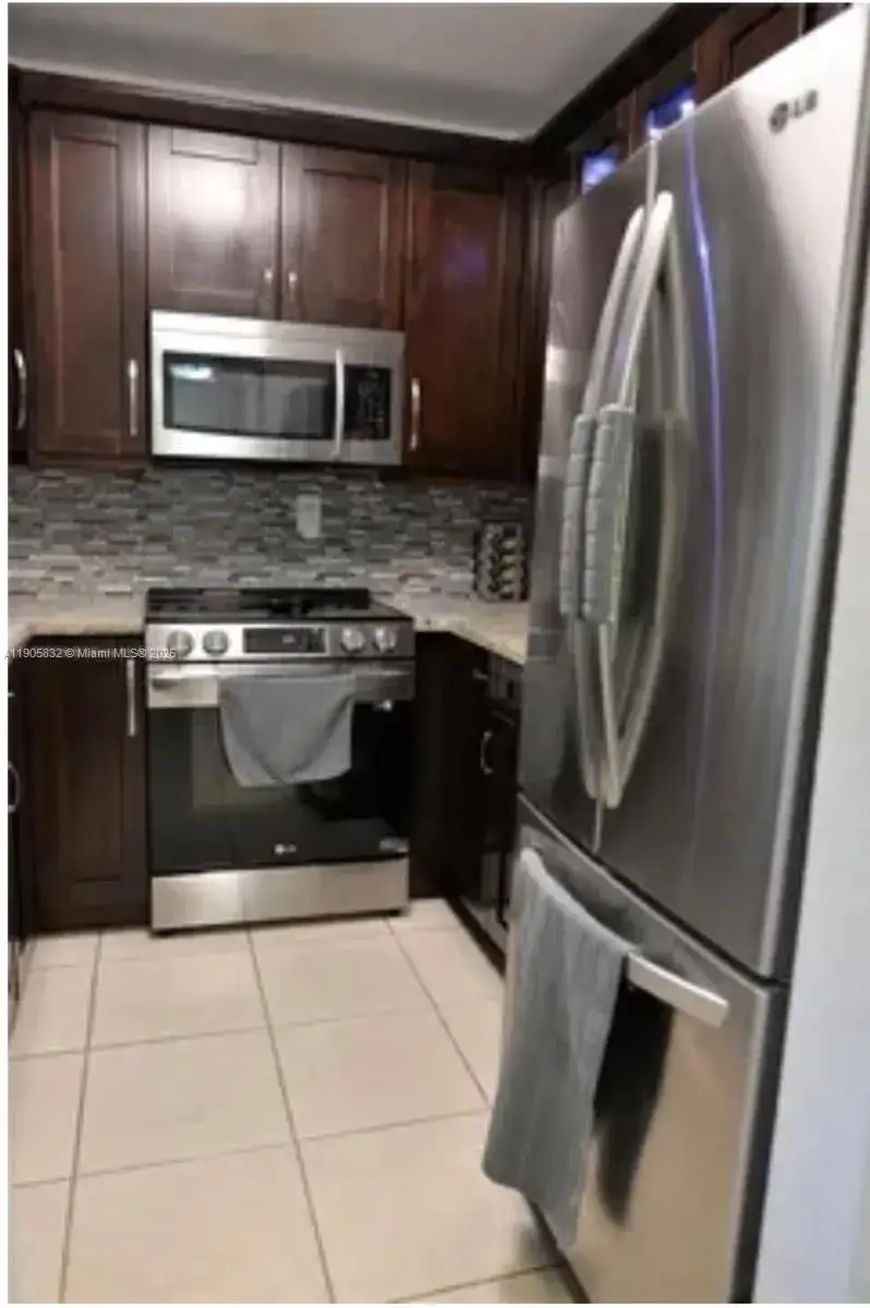 10900 SW 104th St # 314, Miami FL 33176 photo 2