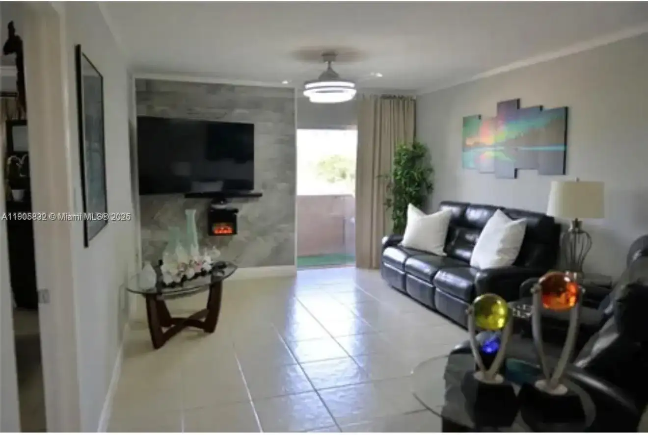 10900 SW 104th St # 314, Miami FL 33176 photo 3