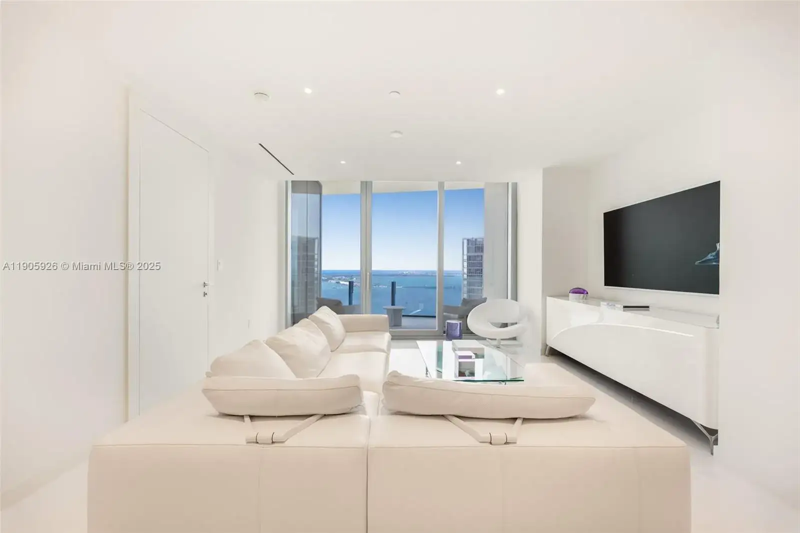 300 Biscayne Boulevard Way # 5205W, Miami FL 33131 photo 5