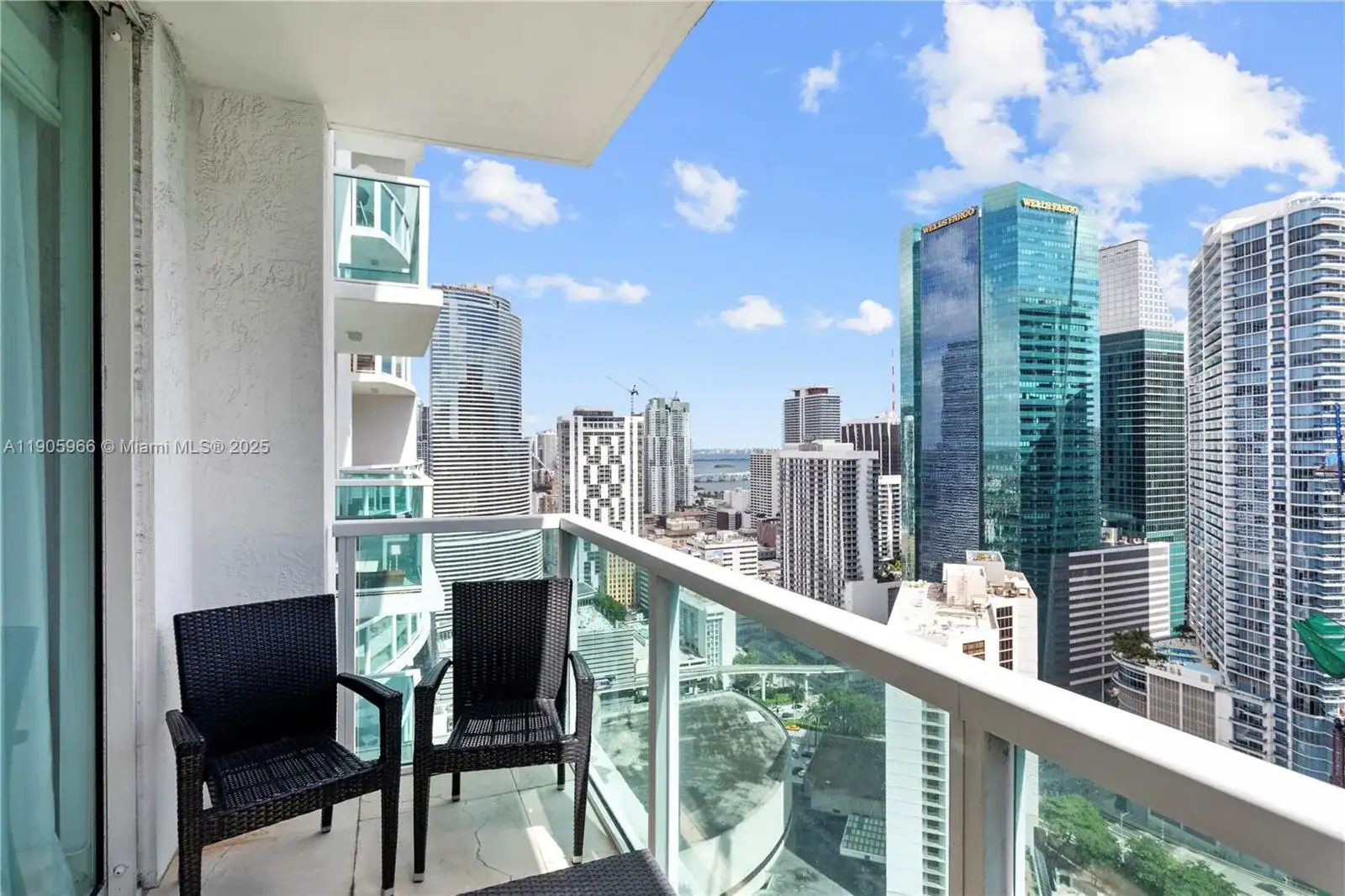 31 SE 5th St # 4018, Miami FL 33131 photo 2