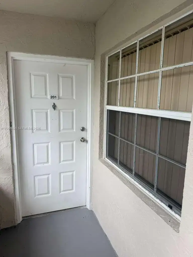 2831 N Oakland Forest Dr # 201, Oakland Park FL 33309