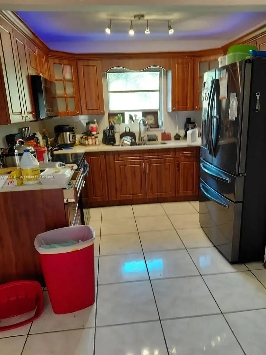 311 SW 5th St, Florida City FL 33034 photo 3