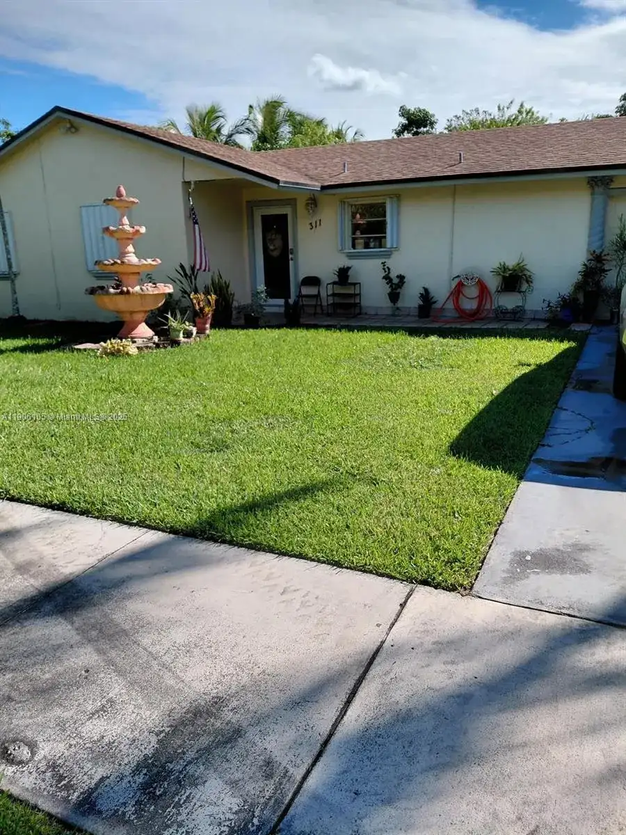 311 SW 5th St, Florida City FL 33034 photo 4