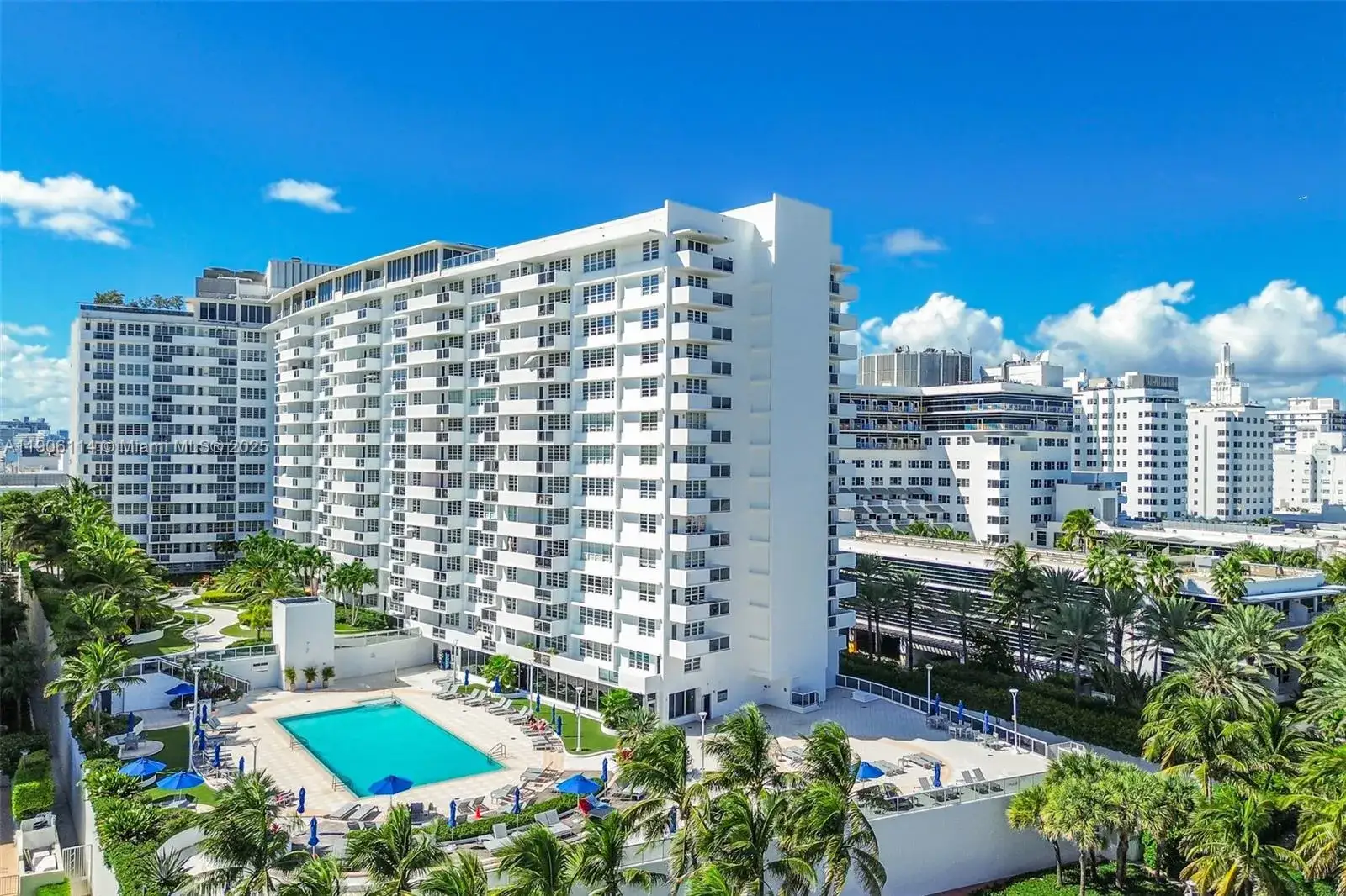 1 bedroom 1 bath Residential for sale at 100 Lincoln Rd # 502, Miami Beach FL 33139