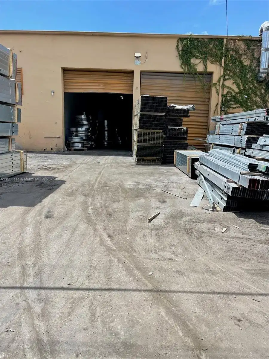 3303 NW 71st St, Miami FL 33147 photo 5
