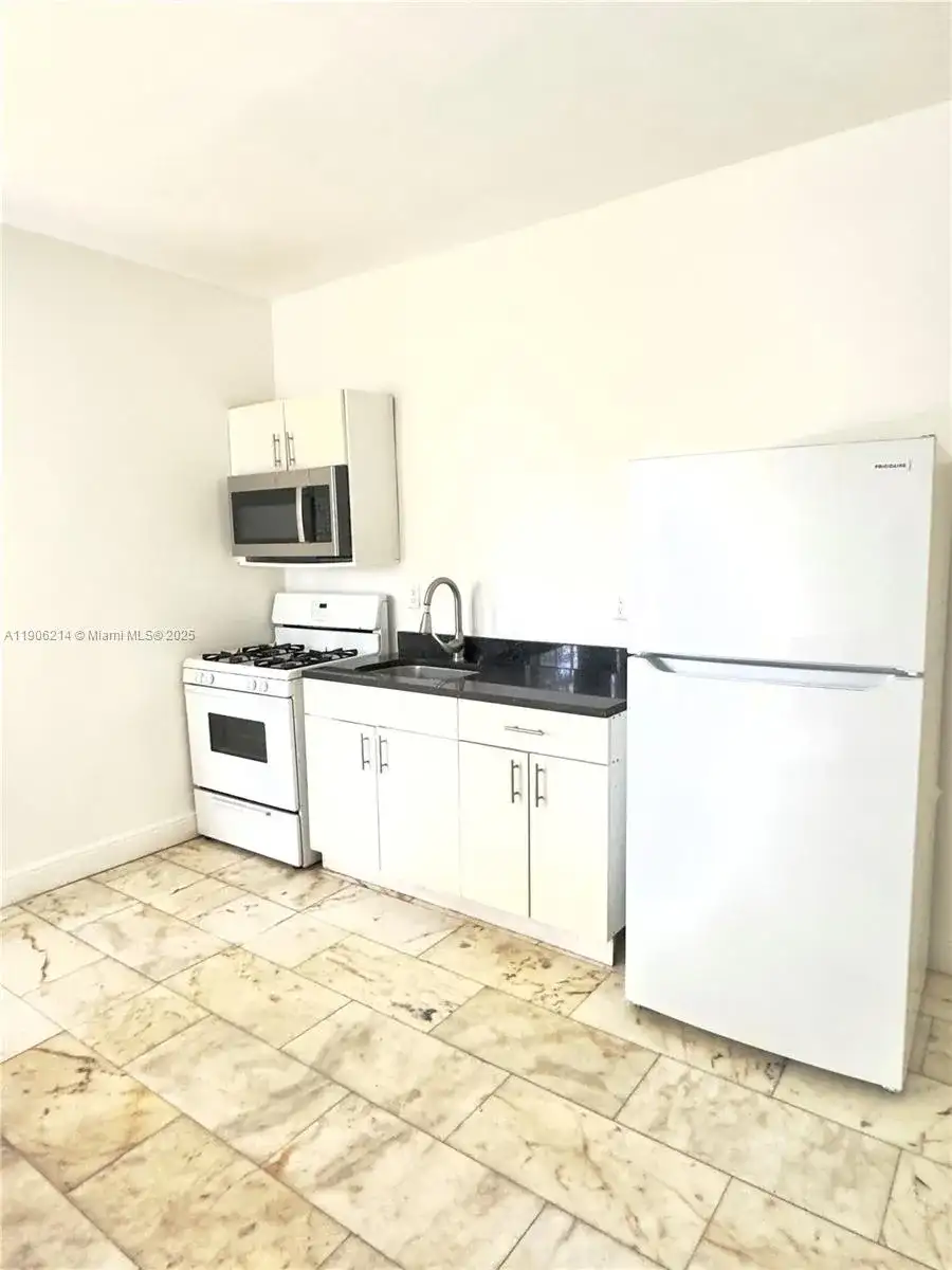 1526 Pennsylvania Ave # 2, Miami Beach FL 33139 photo 5
