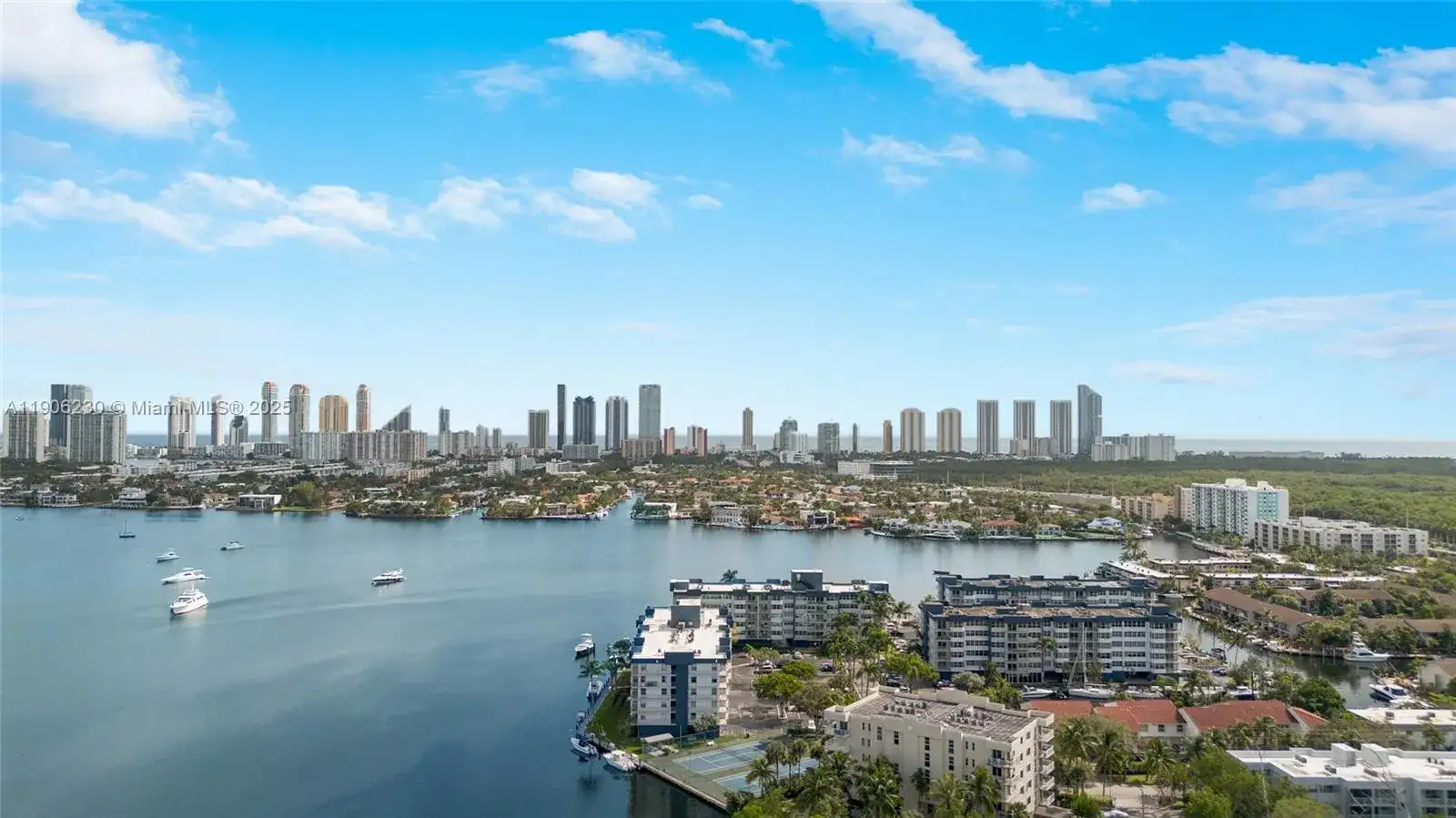 16385 Biscayne Blvd, North Miami Beach FL 33160 photo 3