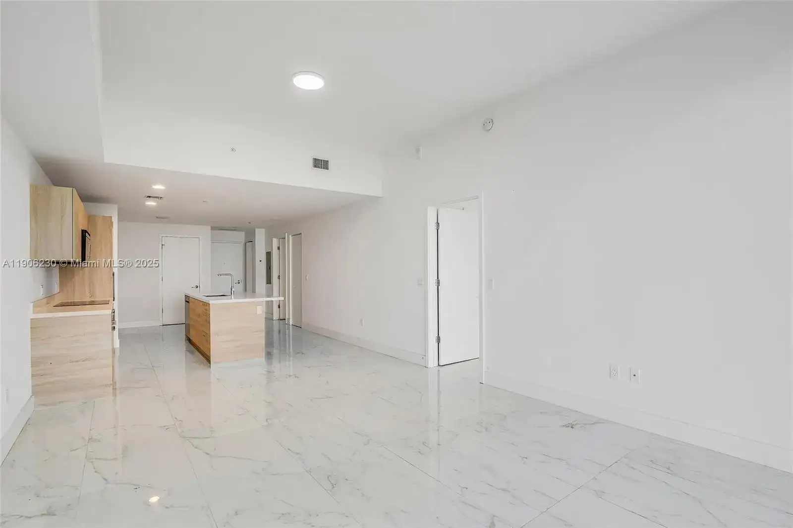 16385 Biscayne Blvd, North Miami Beach FL 33160 photo 5