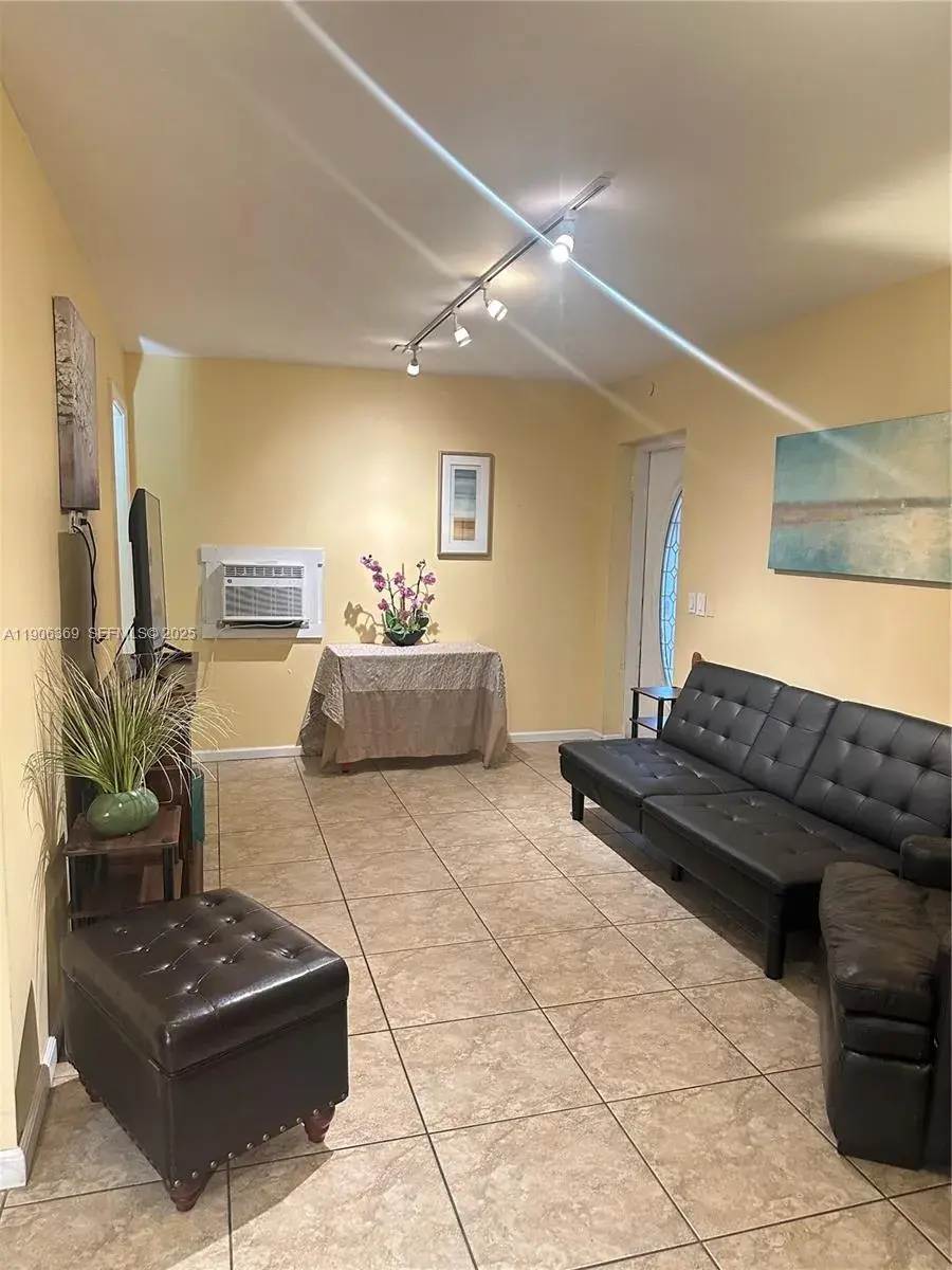 2618 Lincoln St # 4, Hollywood FL 33020