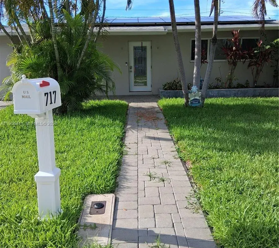 717 SE 2nd St, Deerfield Beach FL 33441