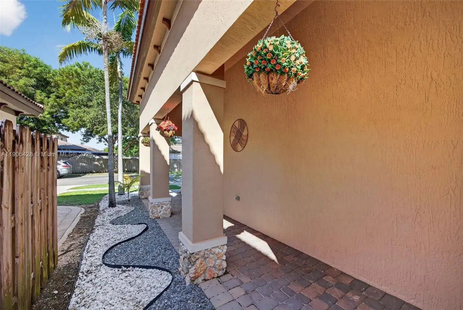 379 NE 25th Ter, Homestead FL 33033 photo 3