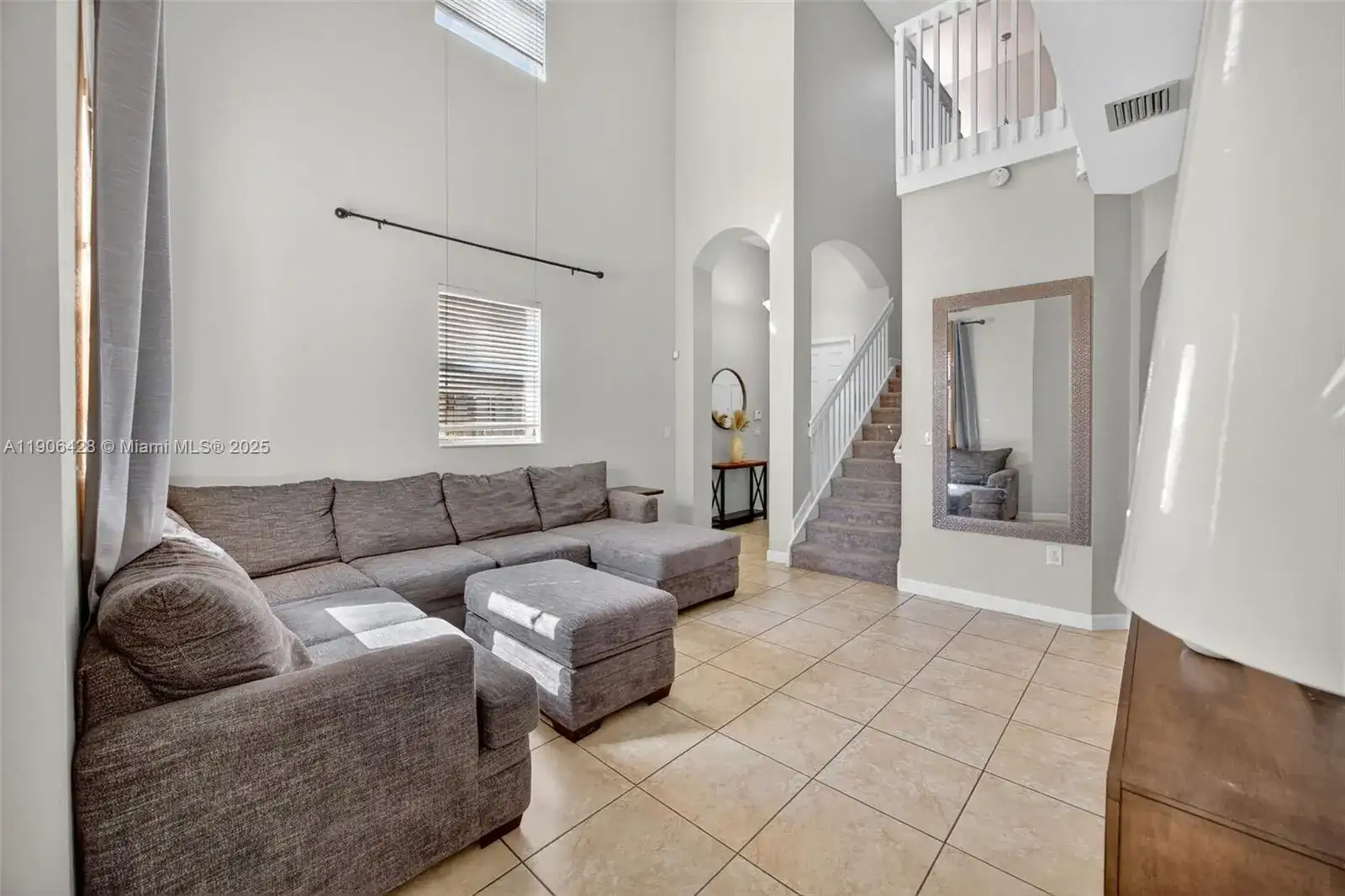 379 NE 25th Ter, Homestead FL 33033 photo 4