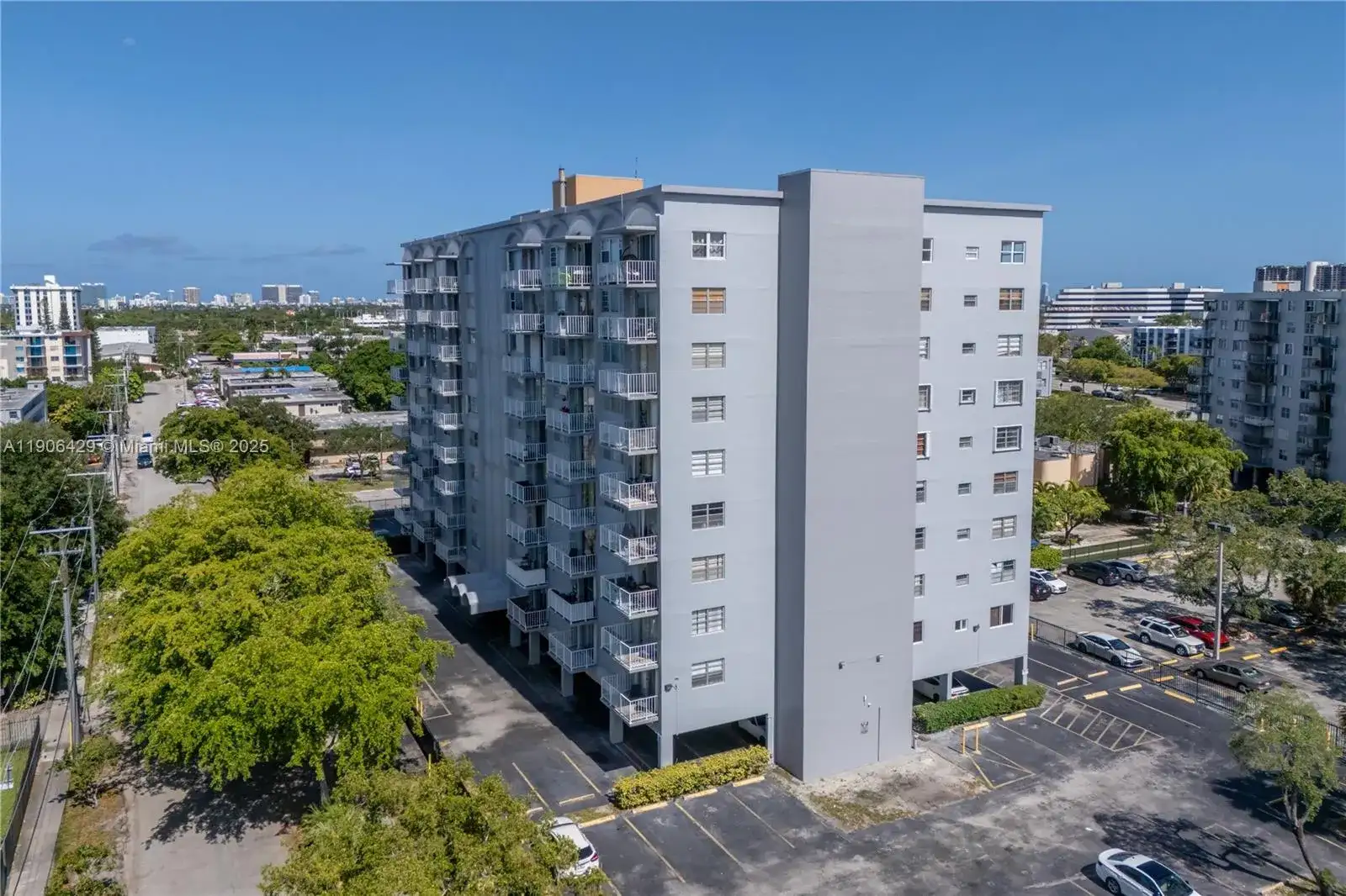 1470 NE 125th Ter, North Miami FL 33161 photo 2
