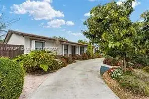 1765 SW 3rd Ct, Homestead FL 33030 photo 2