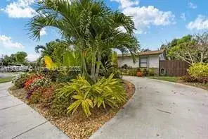 1765 SW 3rd Ct, Homestead FL 33030 photo 3