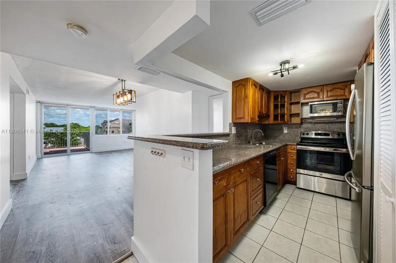 10700 SW 108th Ave # C316, Miami FL 33176 photo 3