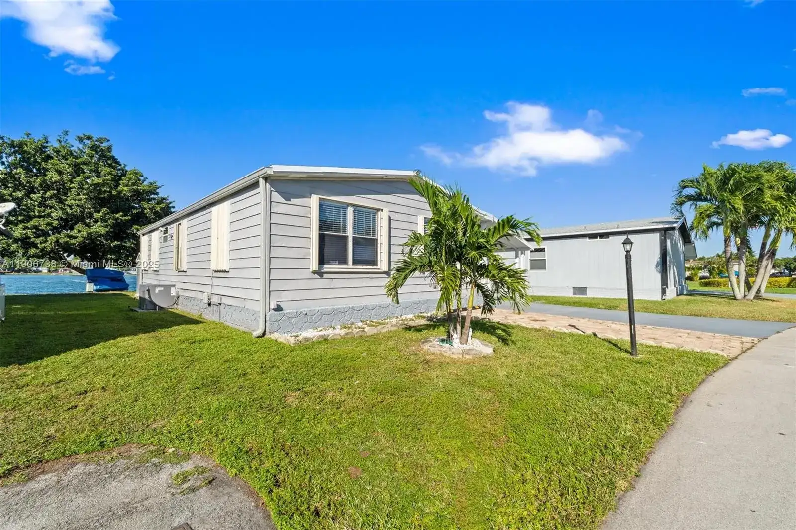 5305 nw 202 terr, Miami Gardens FL 33055 photo 2