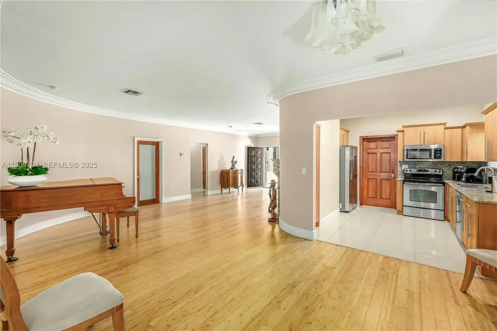 9457 Carlyle Ave, Surfside FL 33154 photo 3