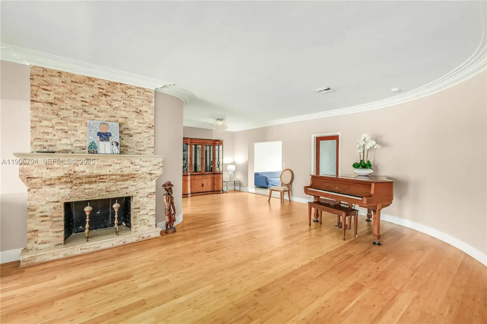9457 Carlyle Ave, Surfside FL 33154 photo 4
