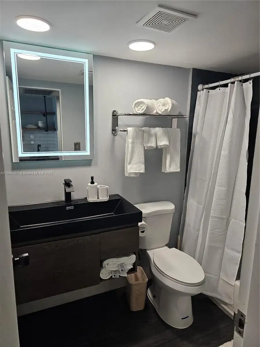 19201 Collins Ave # 324, Sunny Isles Beach FL 33160 photo 3
