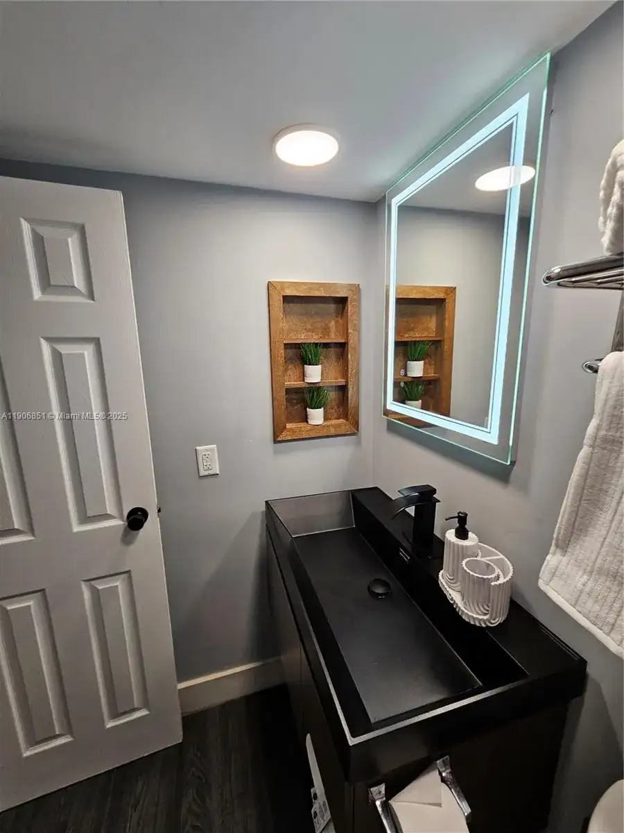 19201 Collins Ave # 324, Sunny Isles Beach FL 33160 photo 5