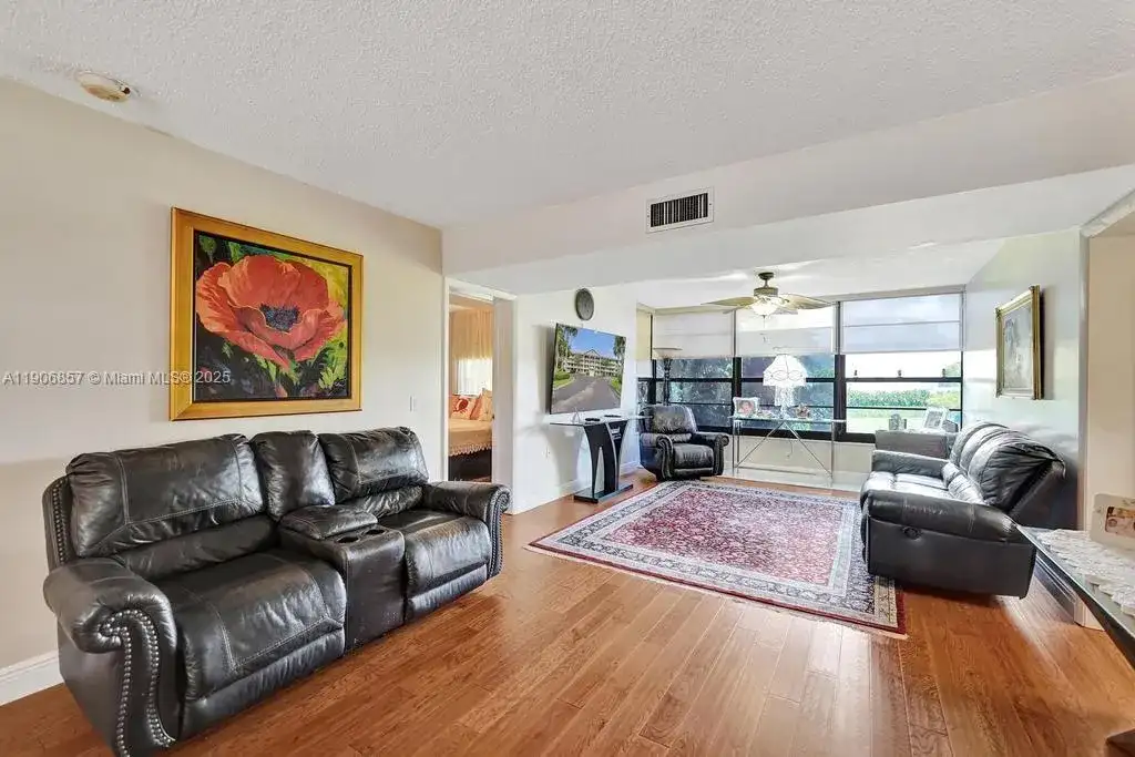 1502 Whitehall Dr # 305, Davie FL 33324 photo 2